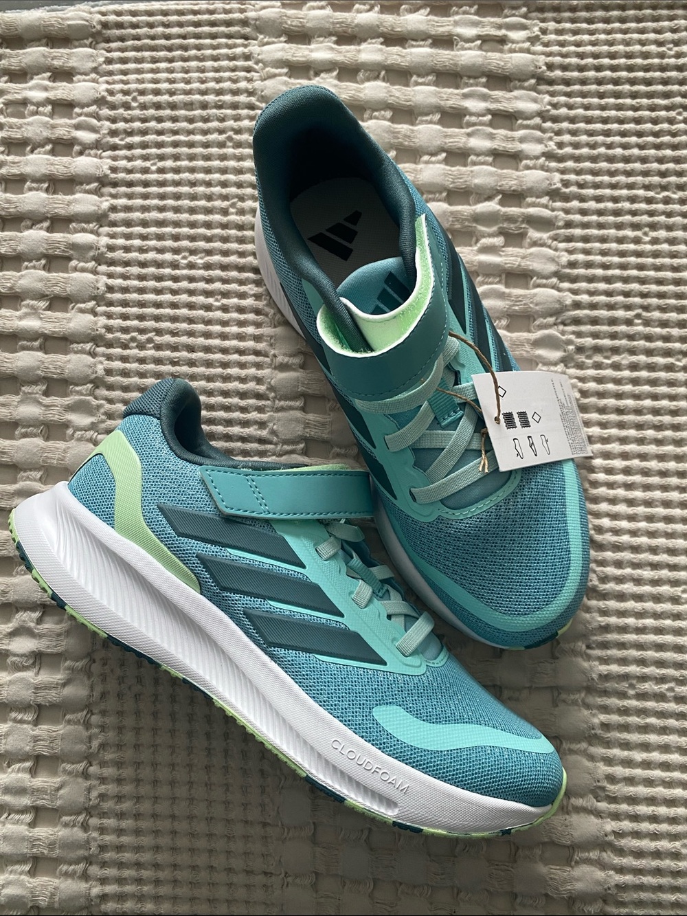 adidas kids’ size 2 Running Shoes - Teal with Light Green sneakers cloudfoam